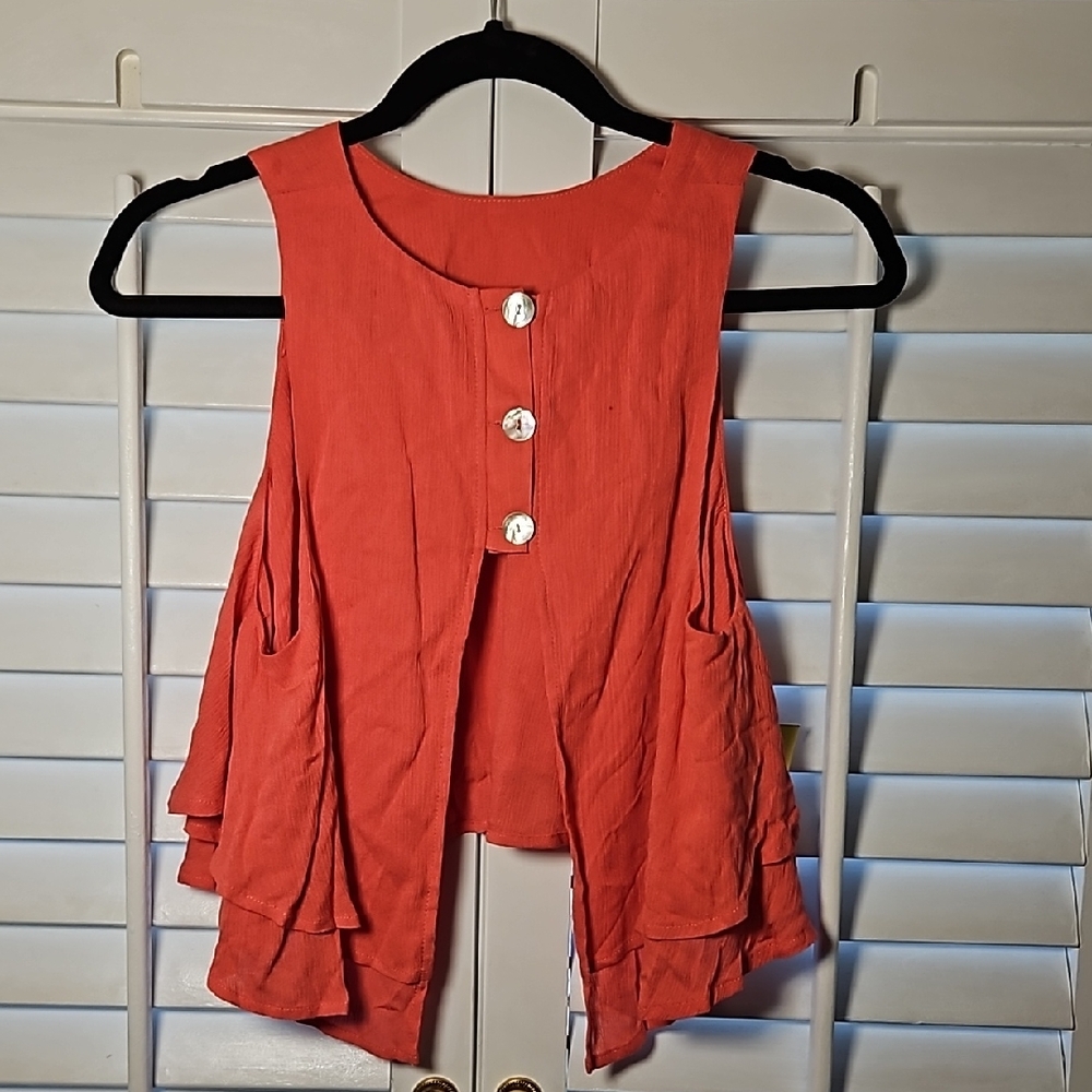 Joeleene Sleeveless Button-Front Top